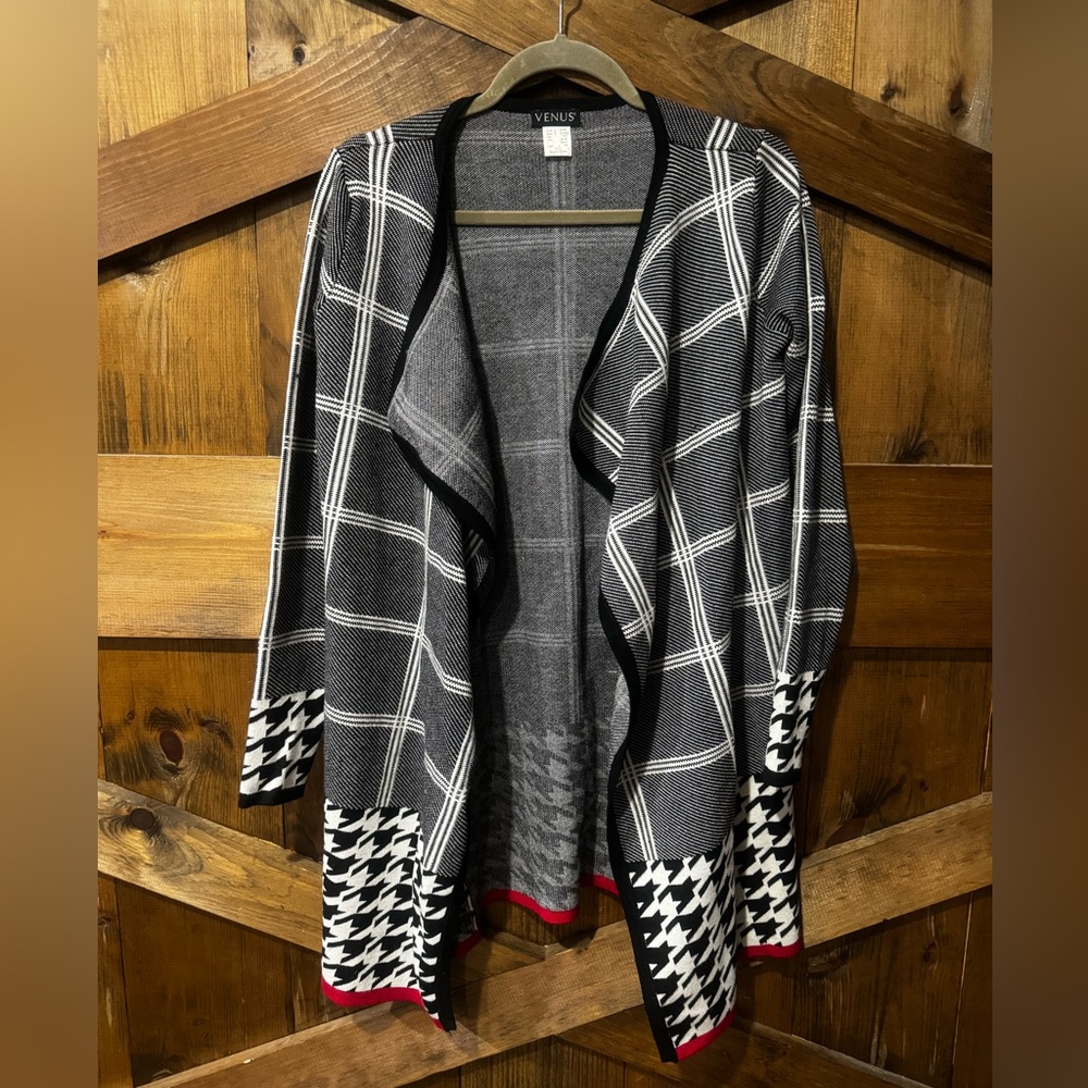Venus Womens size xs black gray red grid houndstooth cardigan windowpane